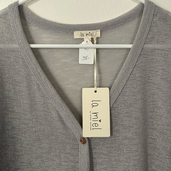 LA MIEL NWT Light Gray Cardigan Size Large Button Down V-Neck - Picture 1 of 4